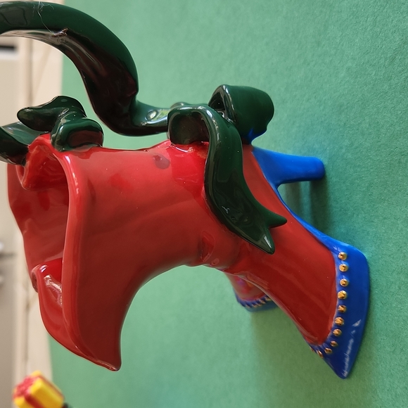 NWOT  shoe/christmas themed creamer/sugar bowl (4 pc) - Picture 8 of 8